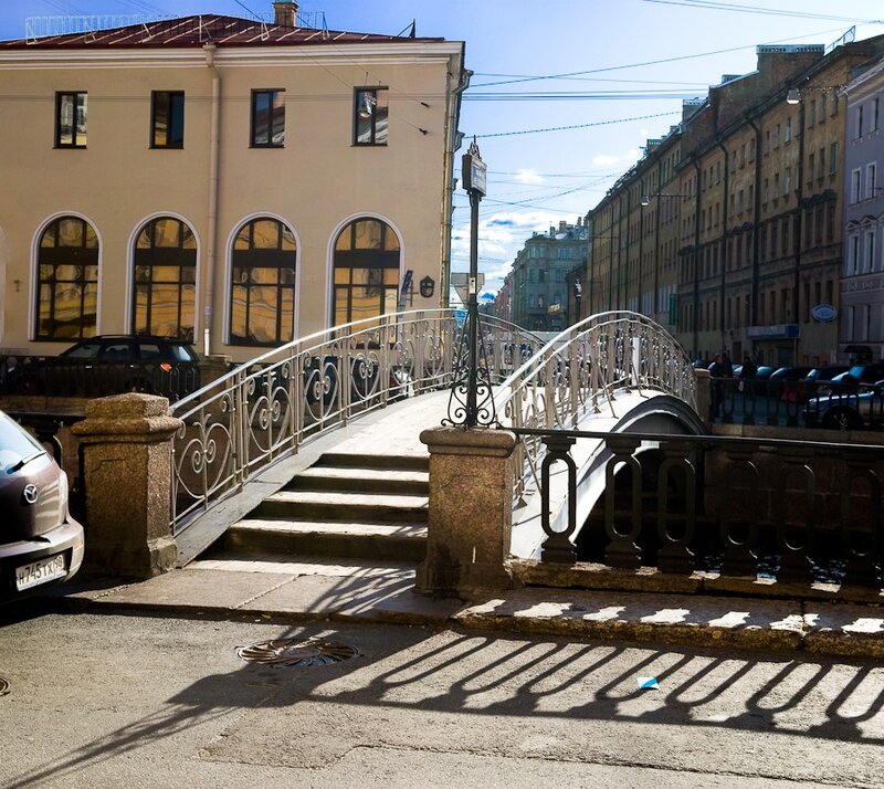 Певческий мост. Певческий мост в Санкт-Петербурге. Мучной мост в Санкт-Петербурге. Решетки Демидов мост Петербург. Чугунный мост Санкт-Петербург.